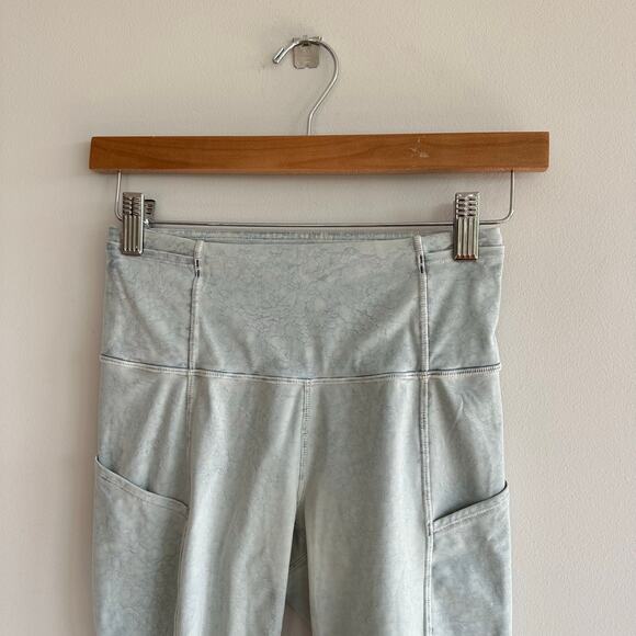 Lululemon Fast and Free Short 10" City Grit White Blue Fog - Picture 4 of 7